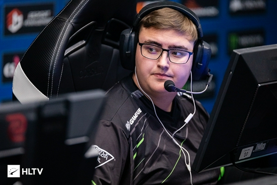 LPL颁奖争议频发 韩援获奖引发玩家不满